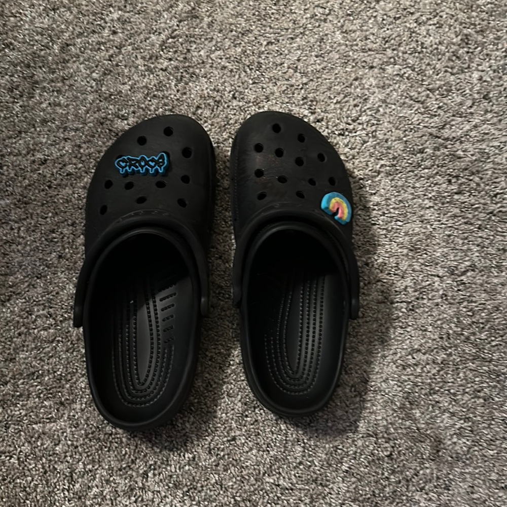 Black Crocs